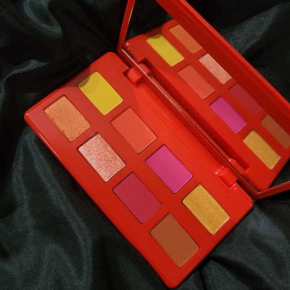 Caliente Palette - Picture 1 of 4